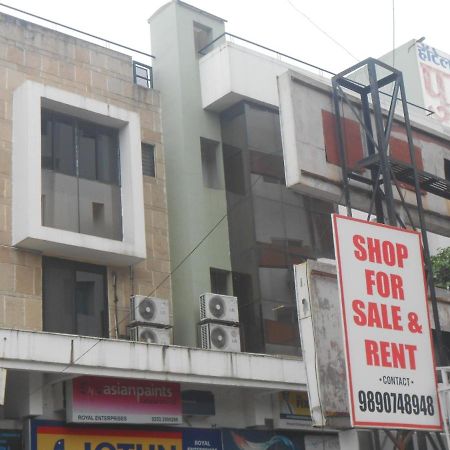 Hotel Pooja International Nashik Zewnętrze zdjęcie