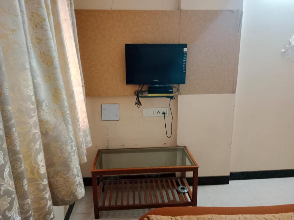 Hotel Pooja International Nashik Zewnętrze zdjęcie