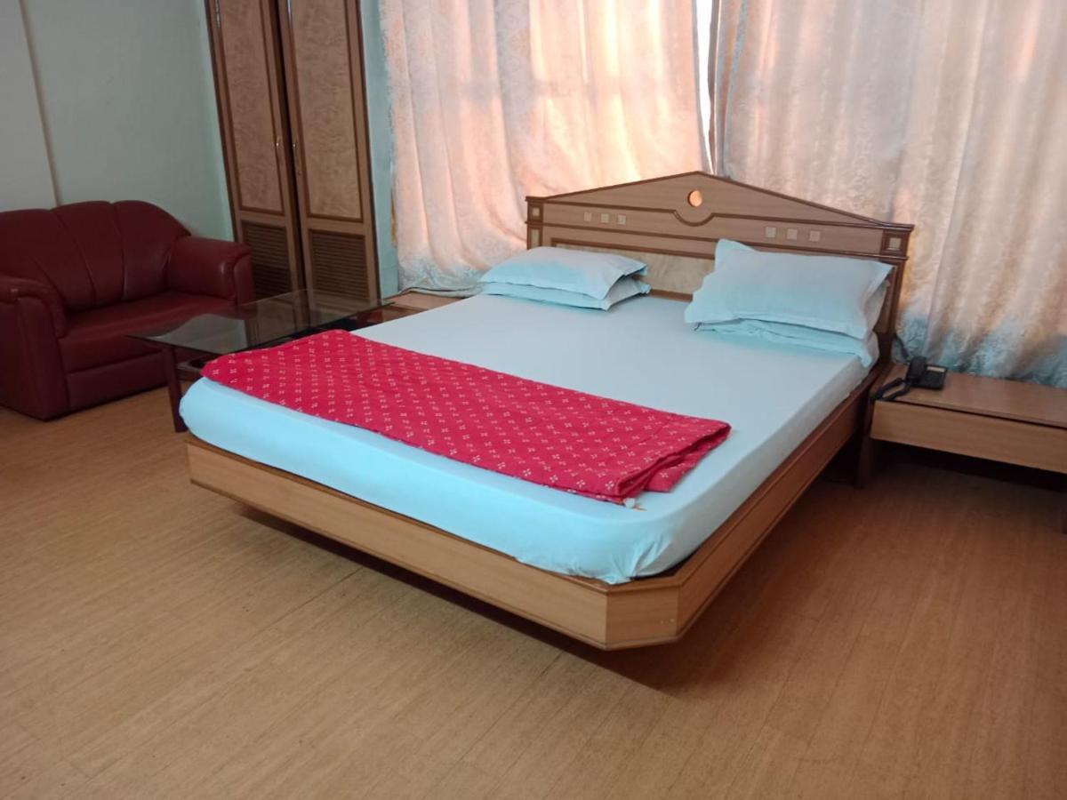Hotel Pooja International Nashik Zewnętrze zdjęcie