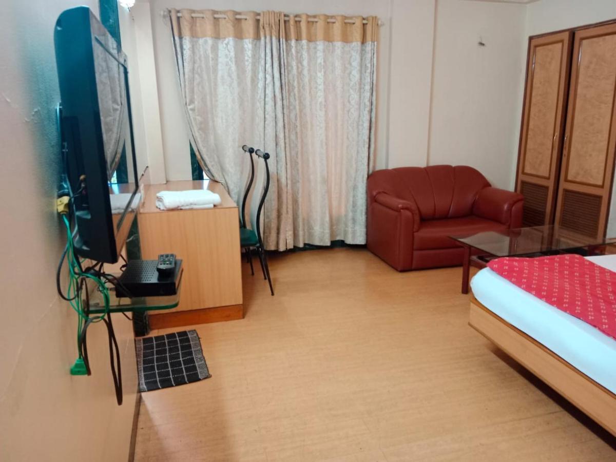 Hotel Pooja International Nashik Zewnętrze zdjęcie
