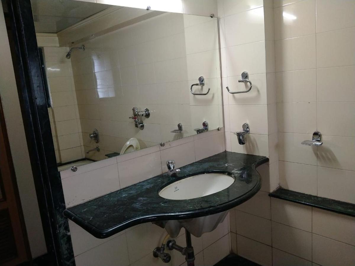 Hotel Pooja International Nashik Zewnętrze zdjęcie
