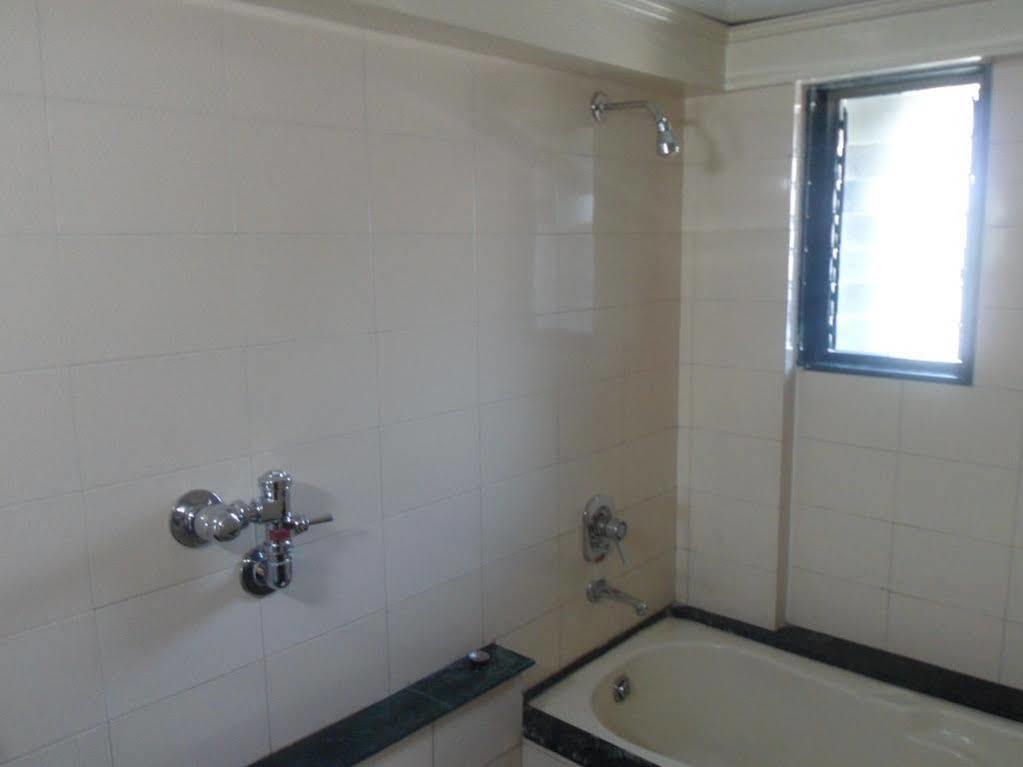 Hotel Pooja International Nashik Zewnętrze zdjęcie