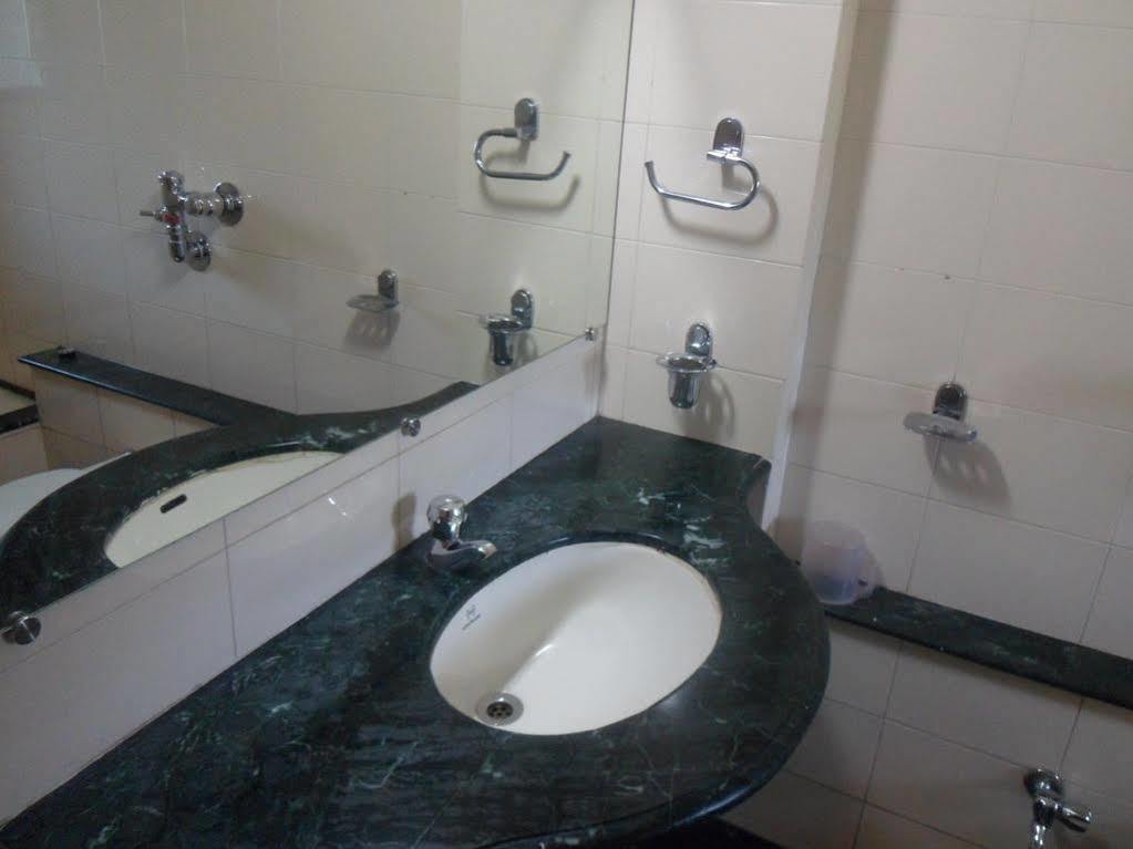 Hotel Pooja International Nashik Zewnętrze zdjęcie