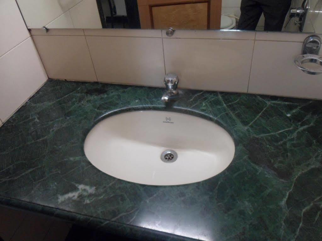 Hotel Pooja International Nashik Zewnętrze zdjęcie